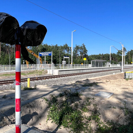 Budowa linii kolejowej z Rzeszowa na lotnisko w Jasionce [sierpień 2023] - fot 3